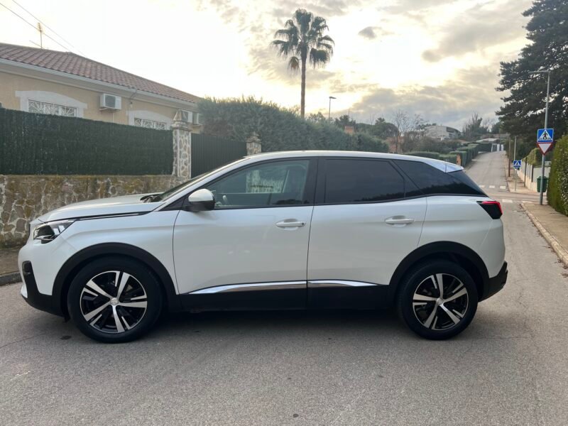 PEUGEOT 3008 1.2 i ALLURE 130 cv PURETECH
