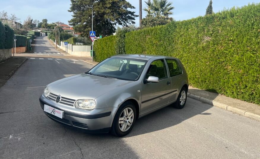 VOLKSWAGEN Golf IV 1.6 i 16 v Conceptline