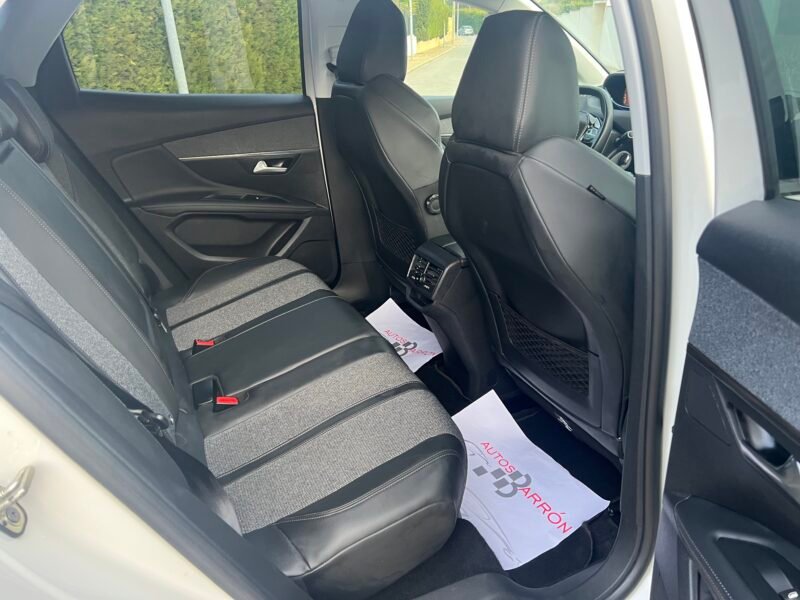 PEUGEOT 3008 1.2 i ALLURE 130 cv PURETECH