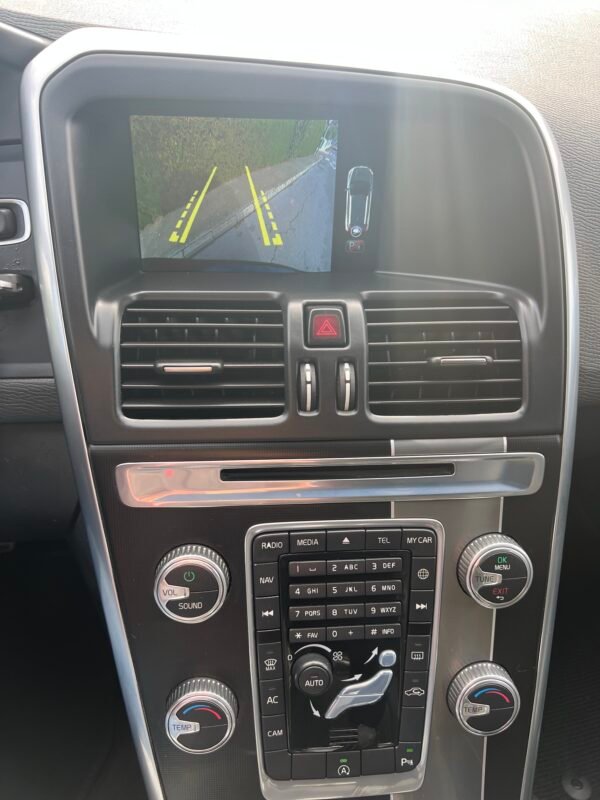 VOLVO XC60 d4 181cv R DESIGN