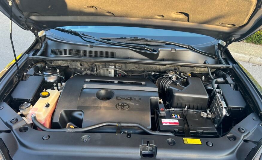 TOYOTA RAV4 2.2 d 150 EXECUTIVE 4×4
