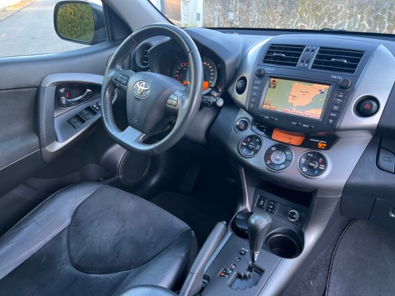 TOYOTA Rav4 2.2 d4d AUTODRIVES EXECUTIVE EXECUTIVE