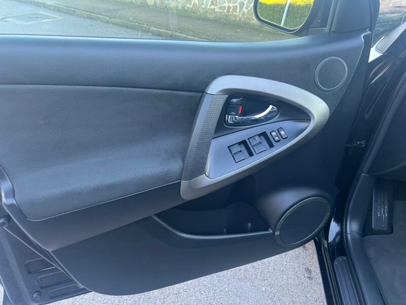 TOYOTA Rav4 2.2 d4d AUTODRIVES EXECUTIVE EXECUTIVE