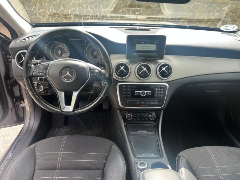 MERCEDES-BENZ GLA 220 URBAN