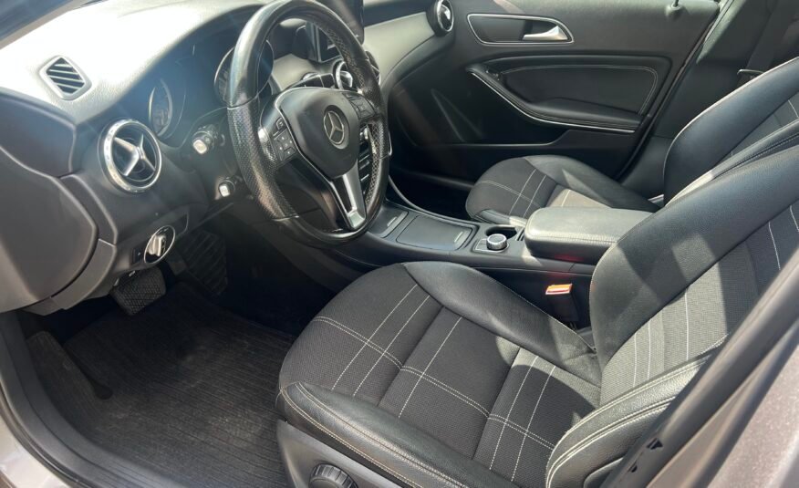 MERCEDES-BENZ GLA 220 URBAN