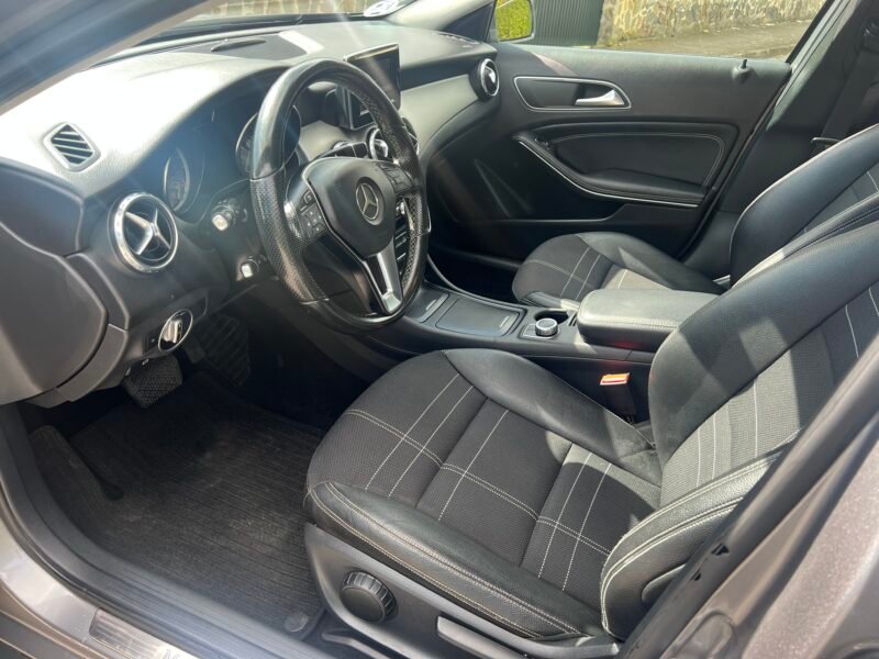 MERCEDES-BENZ GLA 220 URBAN