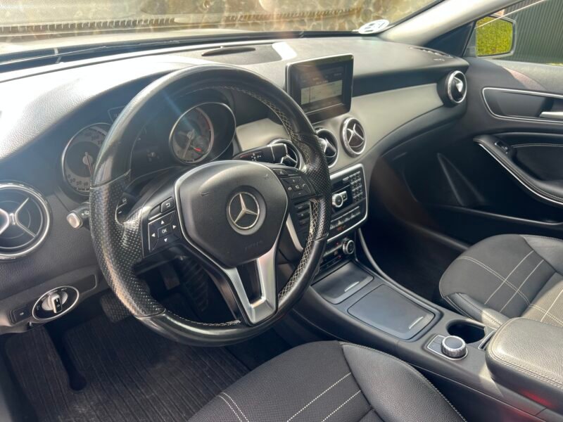 MERCEDES-BENZ GLA 220 URBAN