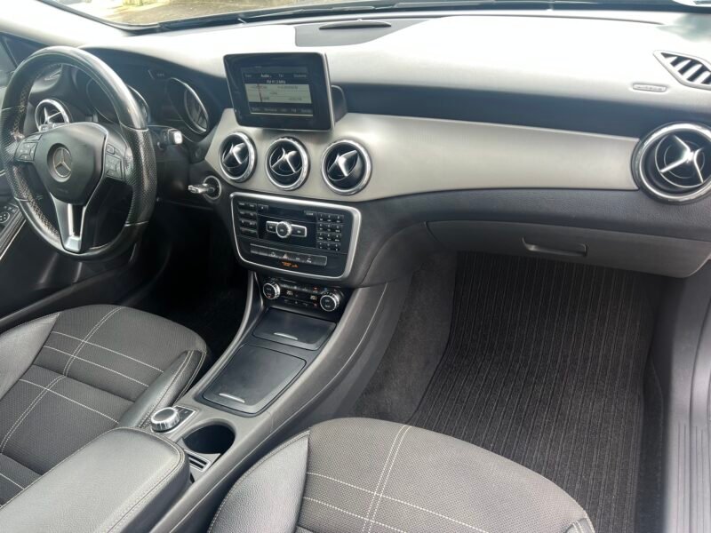 MERCEDES-BENZ GLA 220 URBAN