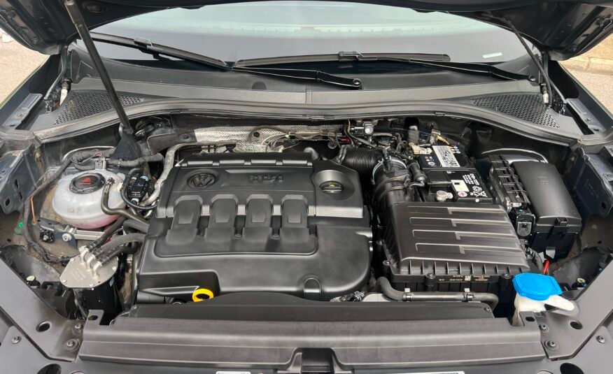 VOLKSWAGEN Tiguan 2.0 Tdi R-LINE