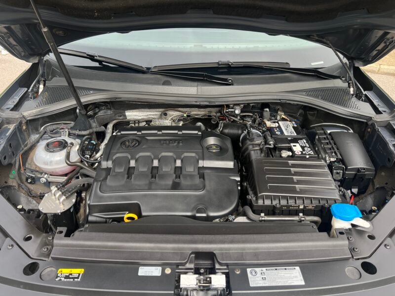 VOLKSWAGEN Tiguan 2.0 Tdi R-LINE