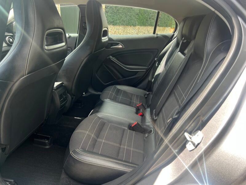 MERCEDES-BENZ GLA 220 URBAN