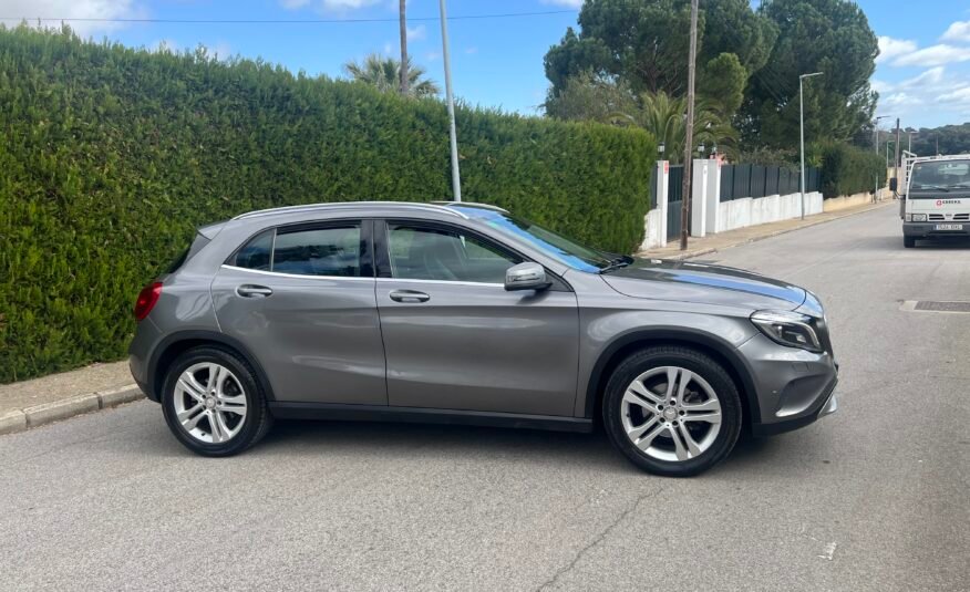 MERCEDES-BENZ GLA 220 URBAN