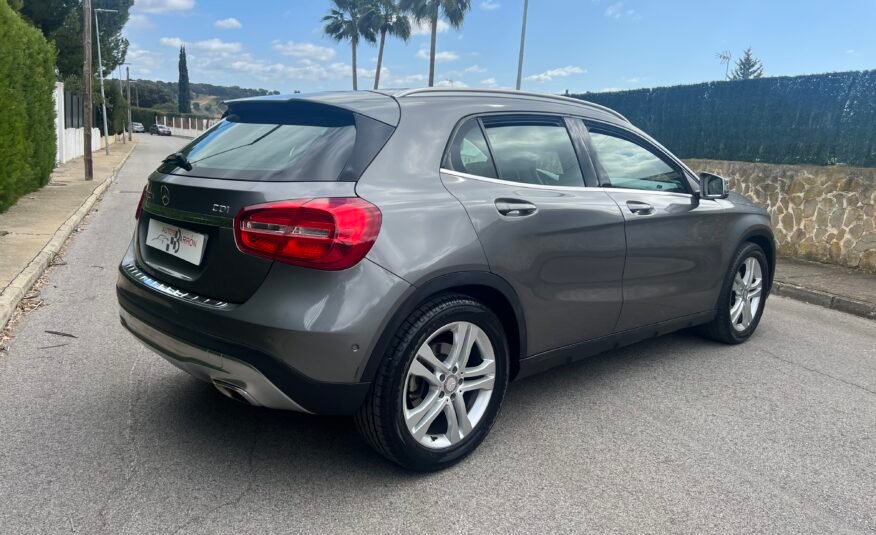 MERCEDES-BENZ GLA 220 URBAN