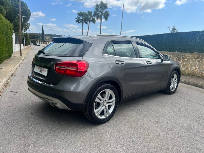 MERCEDES-BENZ GLA 220 URBAN