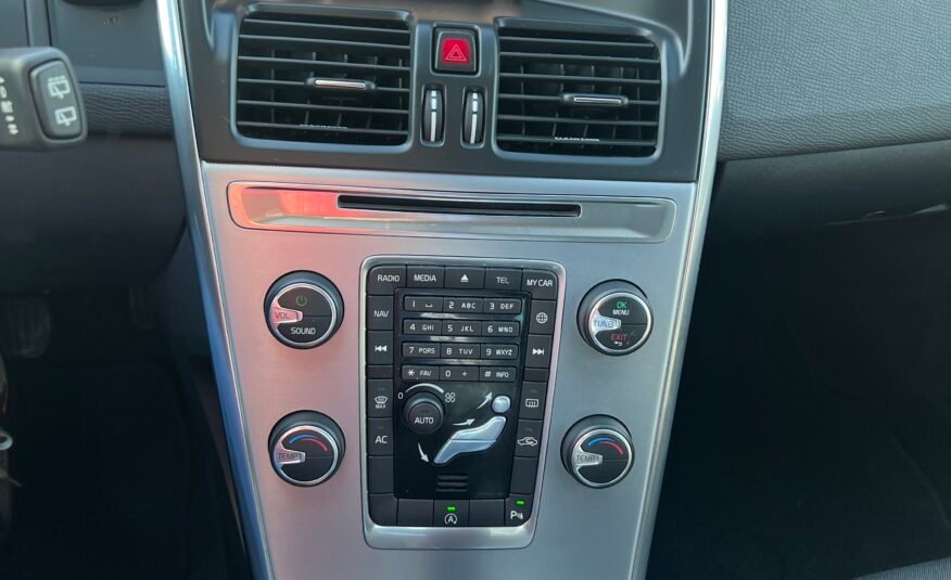 VOLVO XC60 d3 150 cv Kinetic