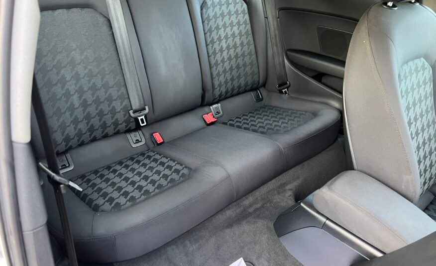 AUDI A3 1.6 Tdi 105 cv Attraction Attraction
