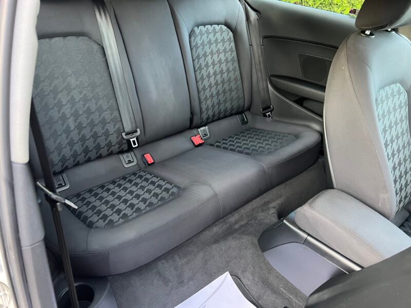 AUDI A3 1.6 Tdi 105 cv Attraction Attraction