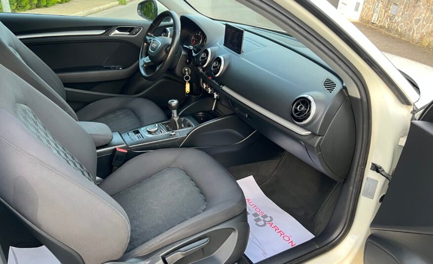 AUDI A3 1.6 Tdi 105 cv Attraction Attraction