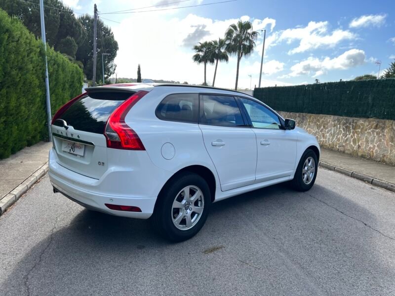 VOLVO XC60 d3 150 cv Kinetic