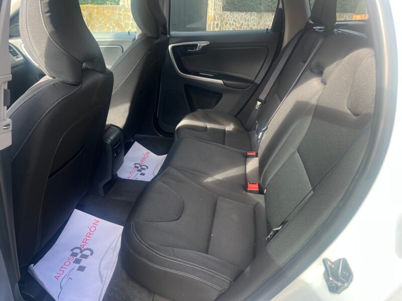 VOLVO XC60 d3 150 cv Kinetic