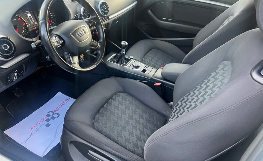 AUDI A3 1.6 Tdi 105 cv Attraction Attraction