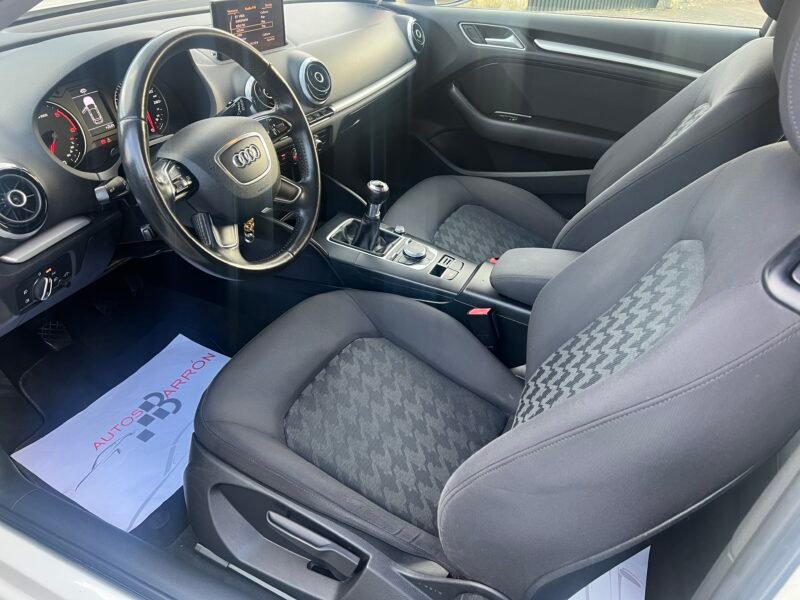 AUDI A3 1.6 Tdi 105 cv Attraction Attraction