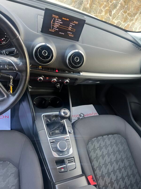 AUDI A3 1.6 Tdi 105 cv Attraction Attraction