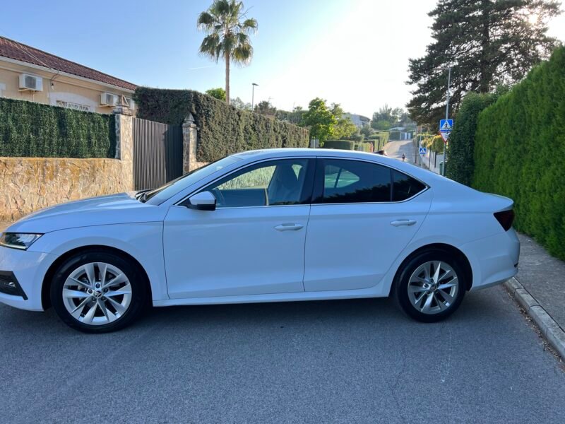 SKODA Octavia 2.0 Tdi 115 cv DSG AMBITION