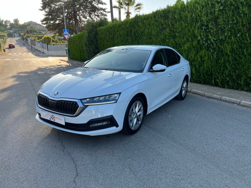 SKODA Octavia 2.0 Tdi 115 cv DSG AMBITION