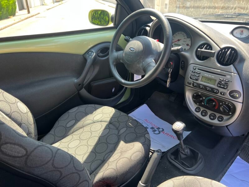FORD KA 1.3 1.3 2 puertas y portón