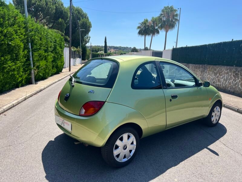 FORD KA 1.3 1.3 2 puertas y portón