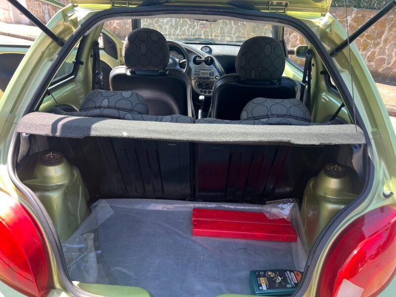FORD KA 1.3 1.3 2 puertas y portón