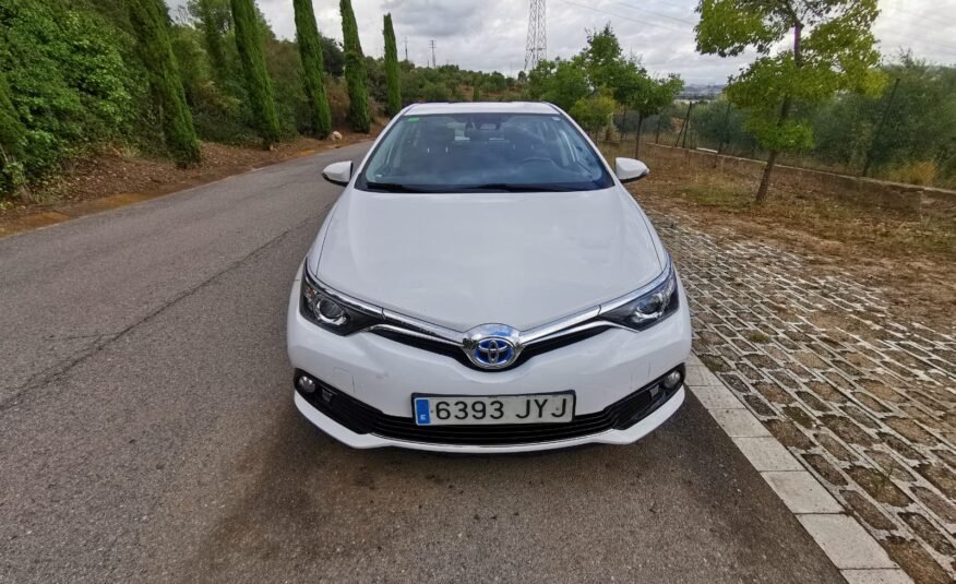 TOYOTA Auris Active
