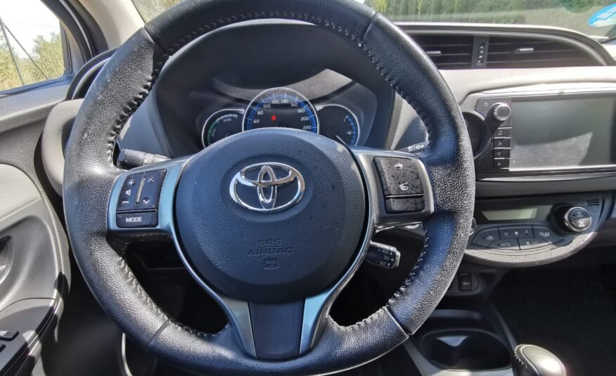 TOYOTA Yaris Avtive