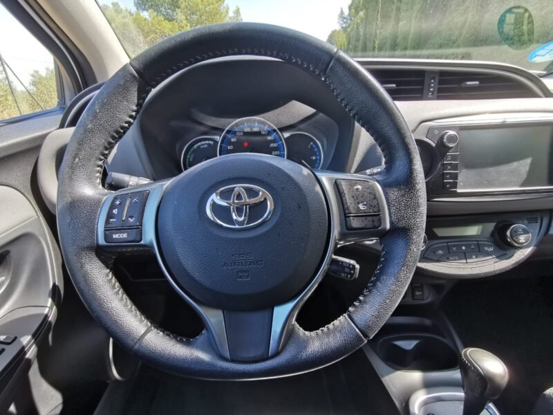 TOYOTA Yaris Avtive