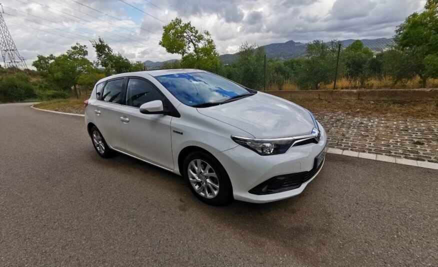 TOYOTA Auris Active