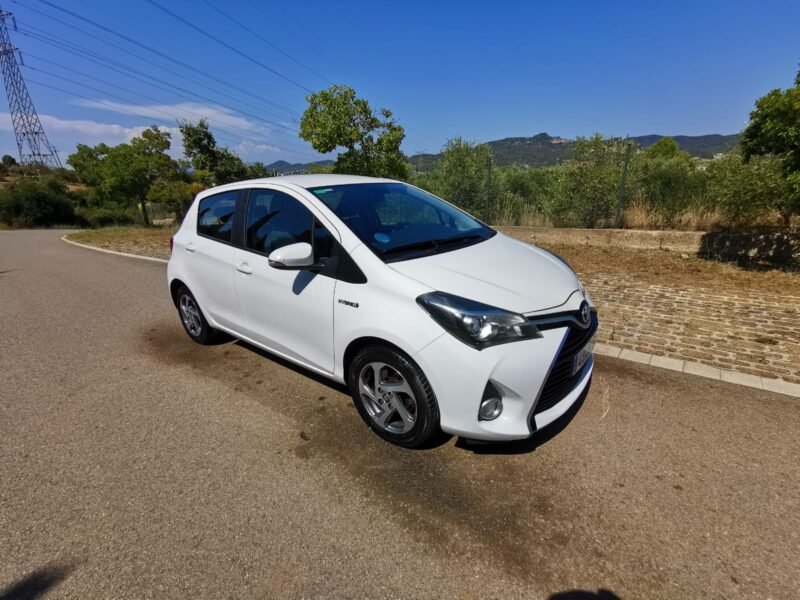 TOYOTA Yaris Avtive