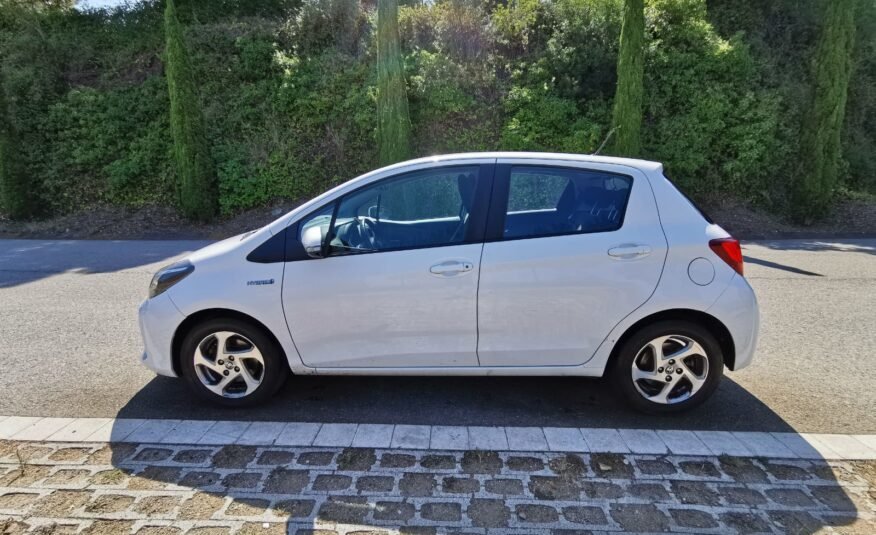 TOYOTA Yaris Avtive