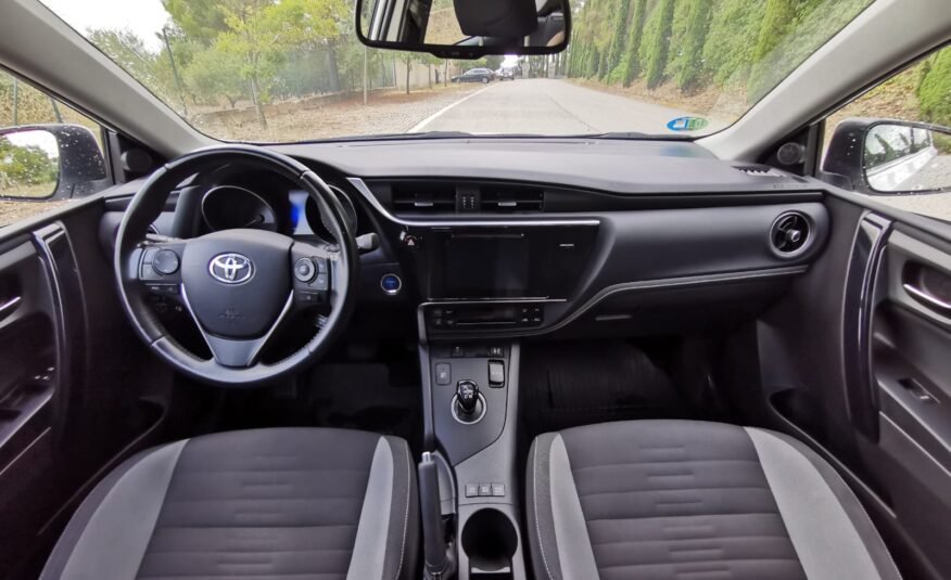 TOYOTA Auris Active