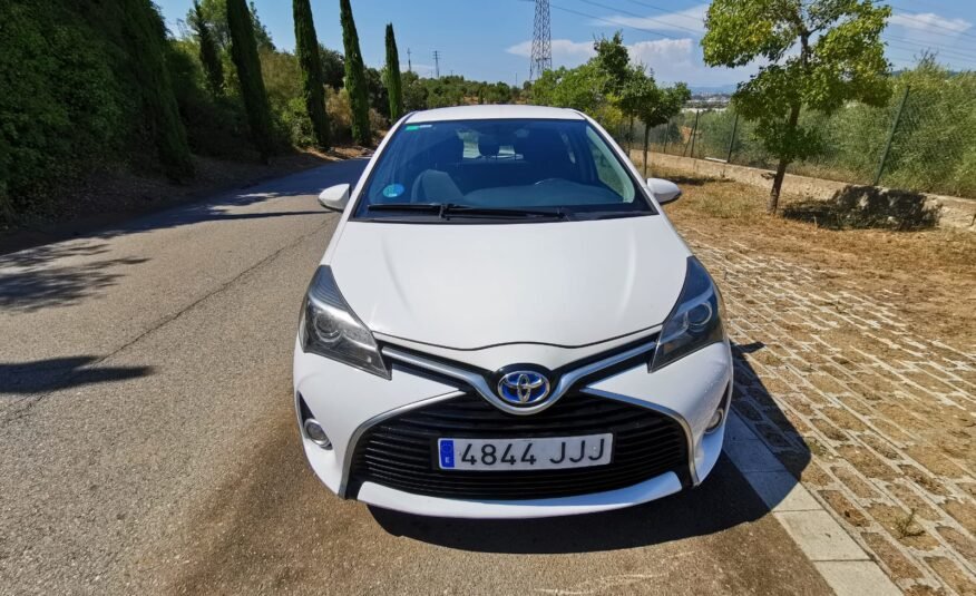 TOYOTA Yaris Avtive