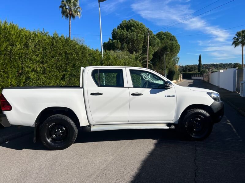 TOYOTA HILUX 2.4 d4d 150 cv 4×4 Doble cabina