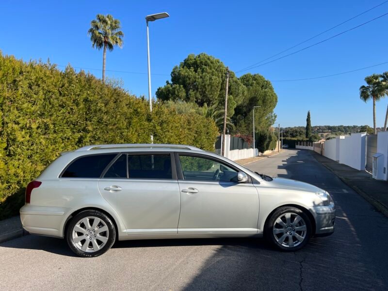 TOYOTA AVENSIS 2.2 d4d 150 cv SW SOL