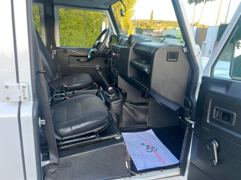 LAND-ROVER Defender 110 SW Td5 122 cv 110 SW TD5 122 cv