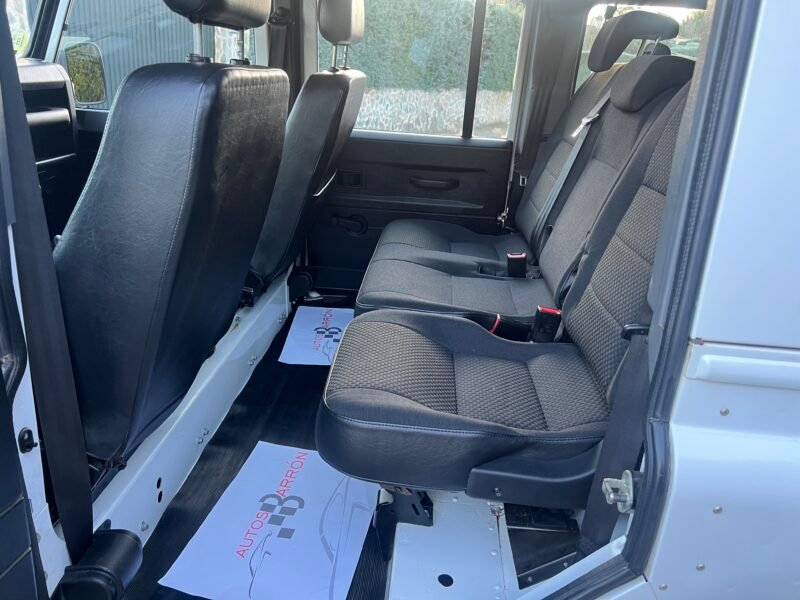 LAND-ROVER Defender 110 SW Td5 122 cv 110 SW TD5 122 cv