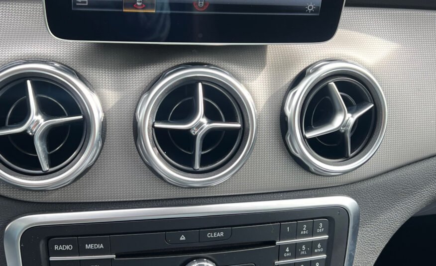 MERCEDES-BENZ GLA 180 URBAN Sport SPORT