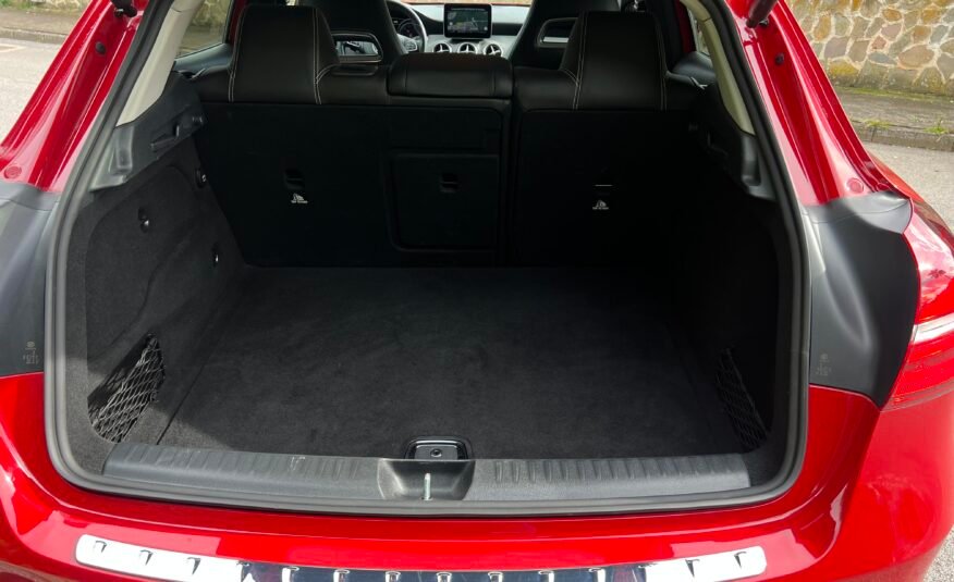 MERCEDES-BENZ GLA 180 URBAN Sport SPORT