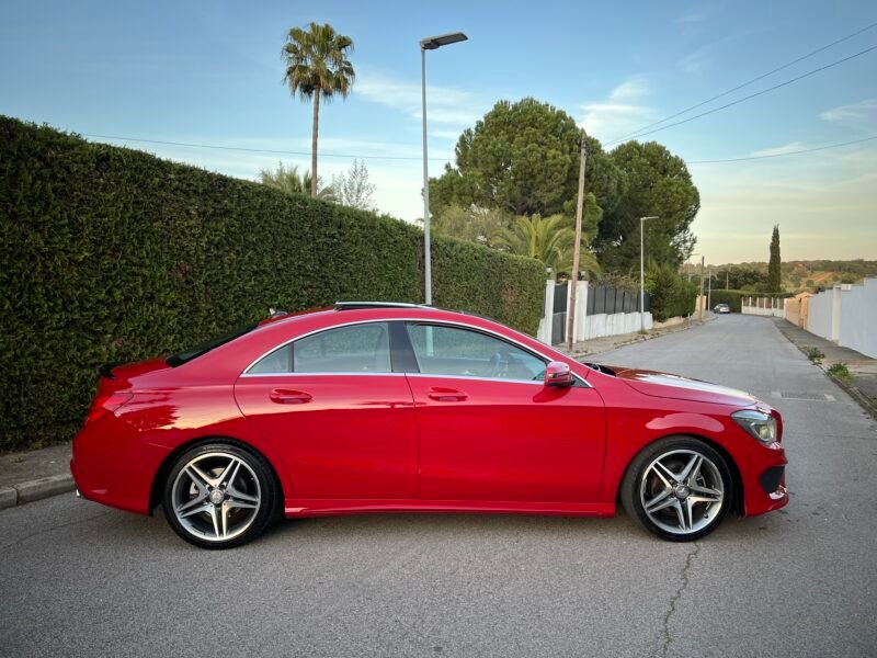 MERCEDES-BENZ CLA 200 d AMG COUPÉ AMG