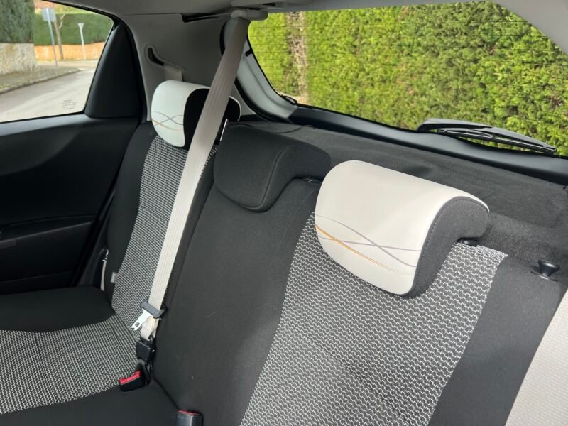 TOYOTA YARIS 1.3 VVTI 100 cv SPORT