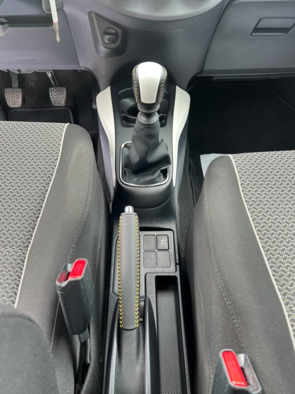 TOYOTA YARIS 1.3 VVTI 100 cv SPORT