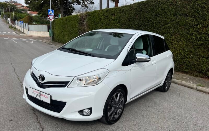 TOYOTA YARIS 1.3 VVTI 100 cv SPORT